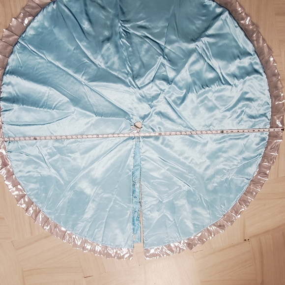 Tree Skirt - Picture 3 of 10